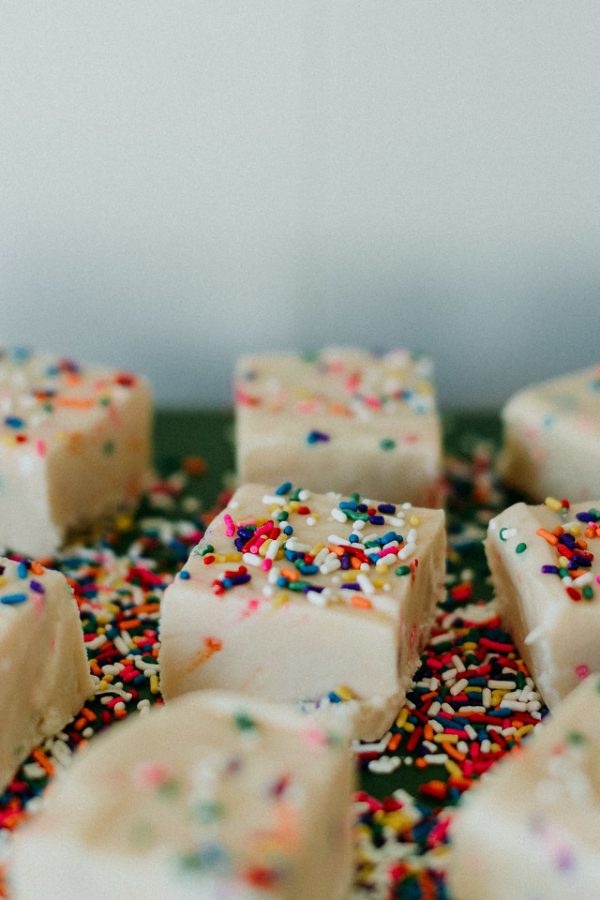 birthday cake fudge surrounded by sprinkles