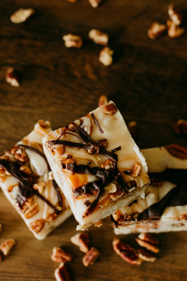 closeup on turtle cheesecake fudge